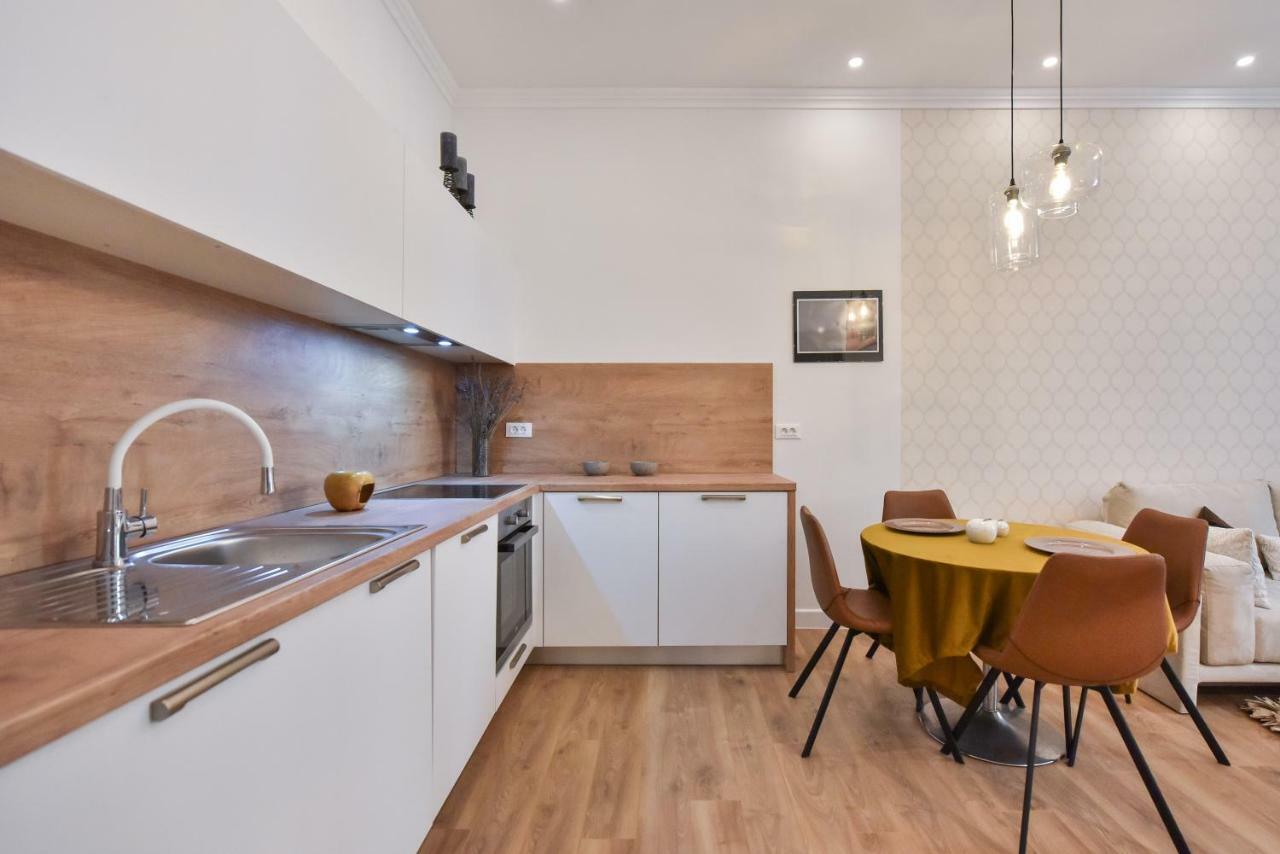Apartment Center Simeon *